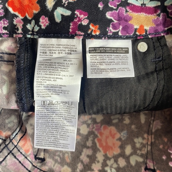 Floral Levi’s Demi Curve Modern Rise Skinny Size 26 - Picture 7 of 7